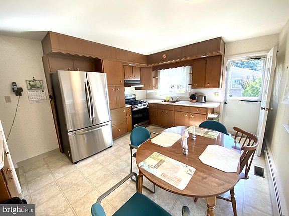 4th image of 140 Grandview Dr