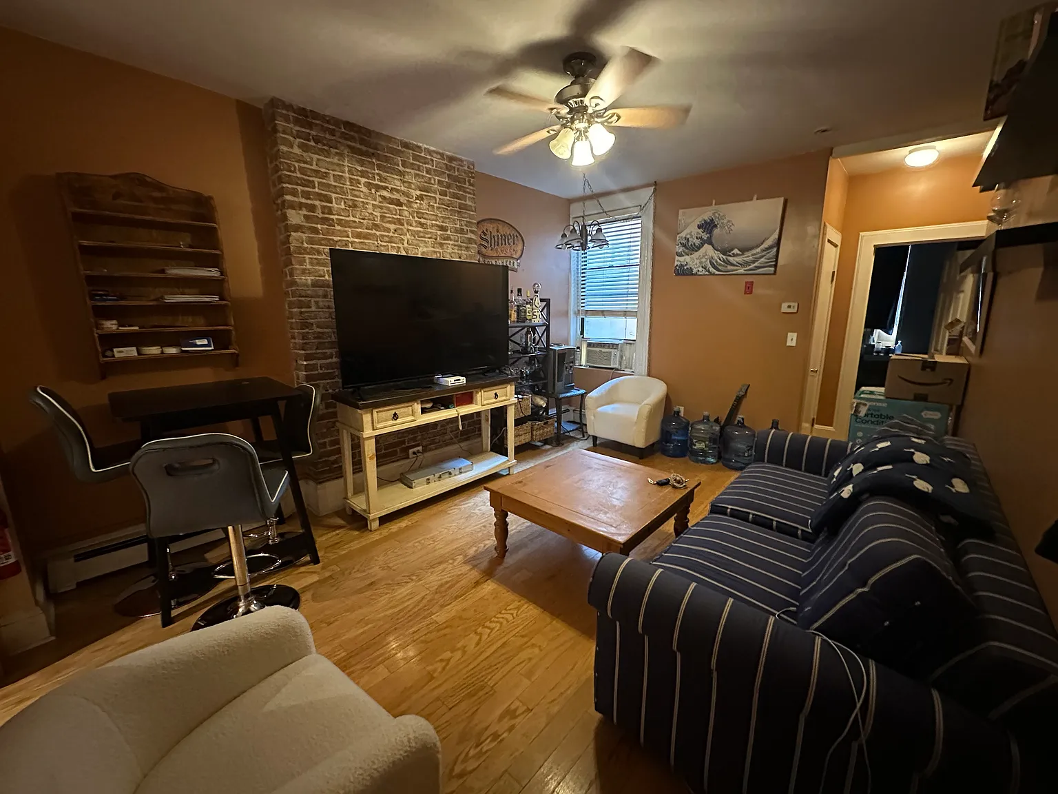 2 bed, 700 sqft, $3,350 — Photo 4