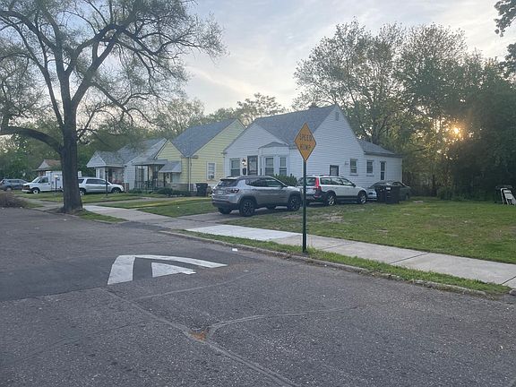 4th image of 19938 Cherrylawn St