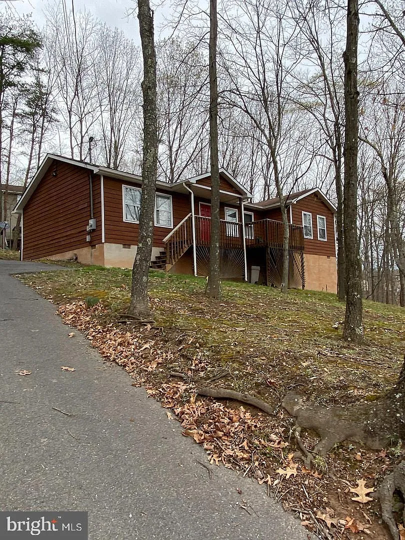 3 bed, 2.0 bath, 1399 sqft, $2,000 — Photo 1