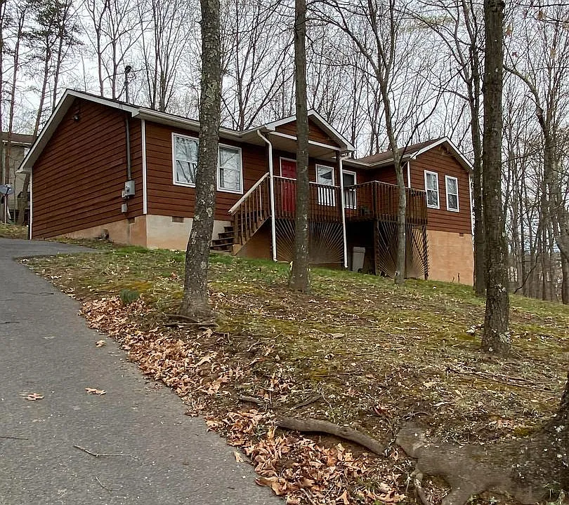 1258 Lakeview Dr