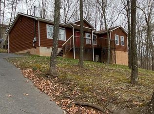 1258 Lakeview Dr, Cross Junction, VA 22625