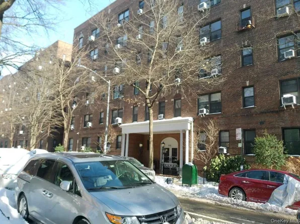 35-35 75th Street #220, Jackson Heights, NY 11372