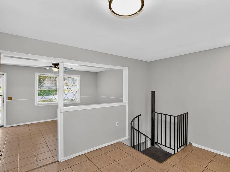 261 Eisenhower Dr — Photo 9