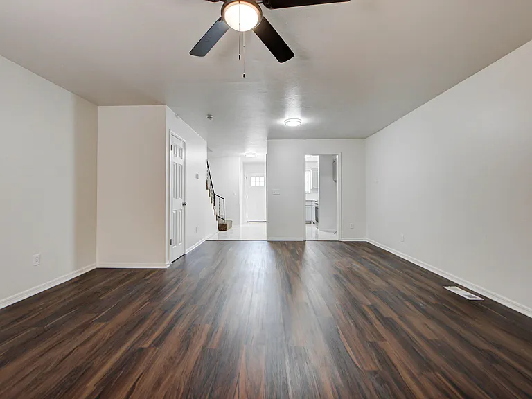 2112 Melrose Dr #1 — Photo 8