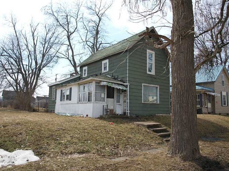 1st image of 709 W Franklin St
