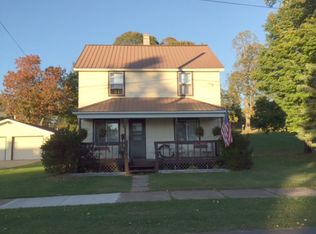 14 Lawrence St, Caspian, MI 49915