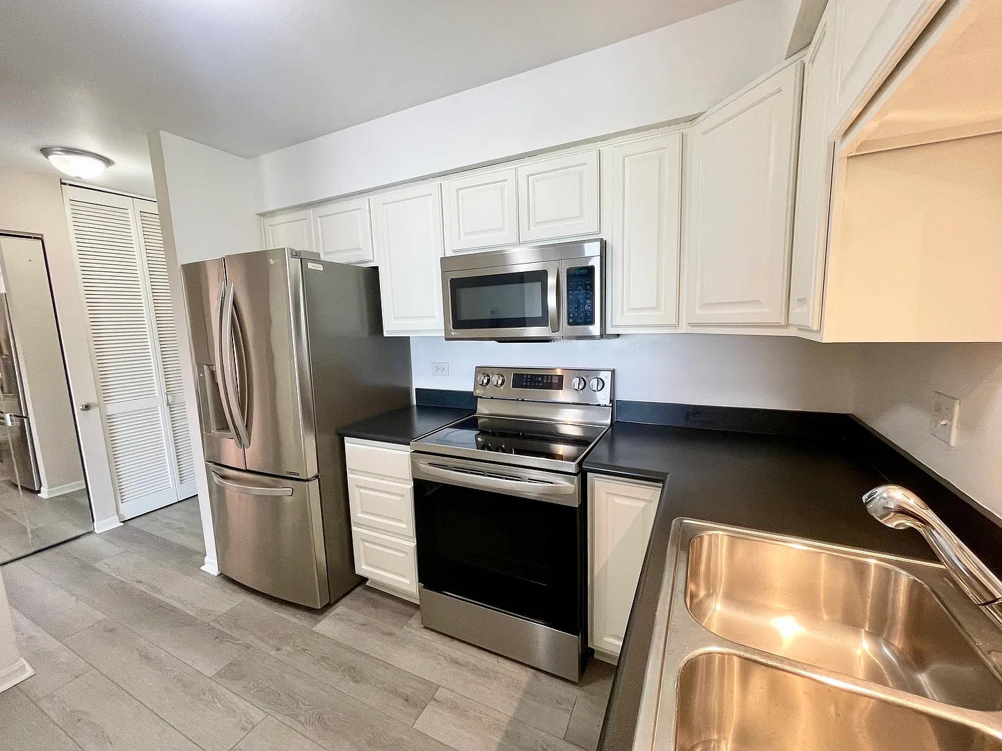 1 bed, 750 sqft, $1,650 — Photo 3