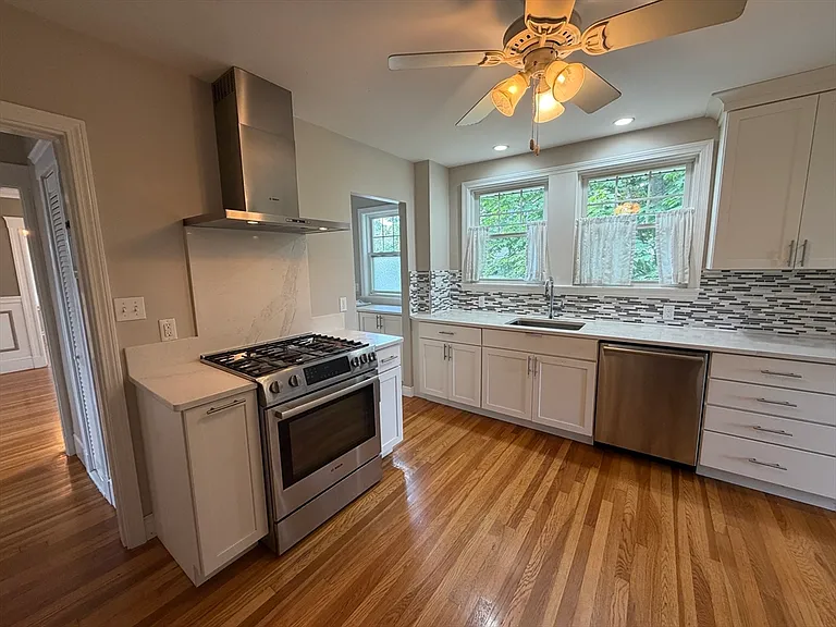 49-51 Harding Ave #49 — Photo 6