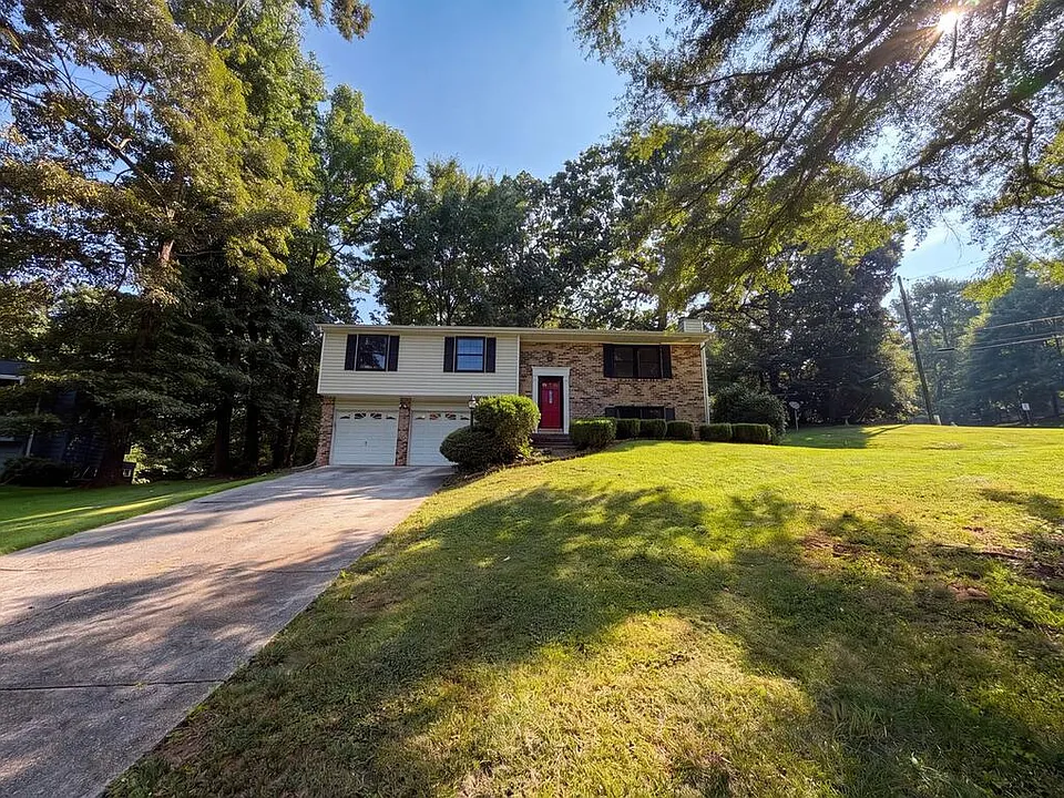 1346 Fairfield Dr SW