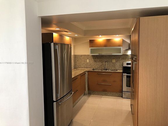 4th image of 5555 Collins Ave APT 14L