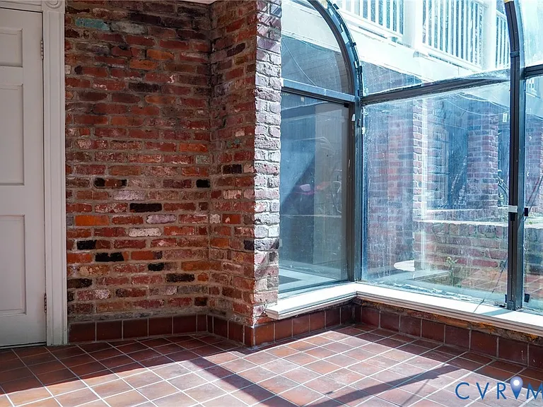 407 W Clay St #A — Photo 15