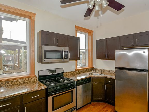 2nd image of 1148 W Waveland Ave #E5