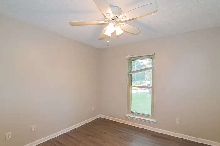 175 Honeysuckle Ct — Photo 8