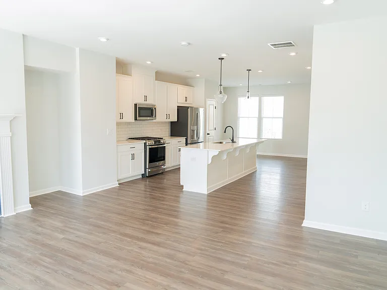 2675 Whistler Way NE — Photo 5