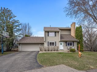 1127 Benton Way, Arden Hills, MN 55112