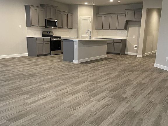 4th image of 1204 Kerrville Ln