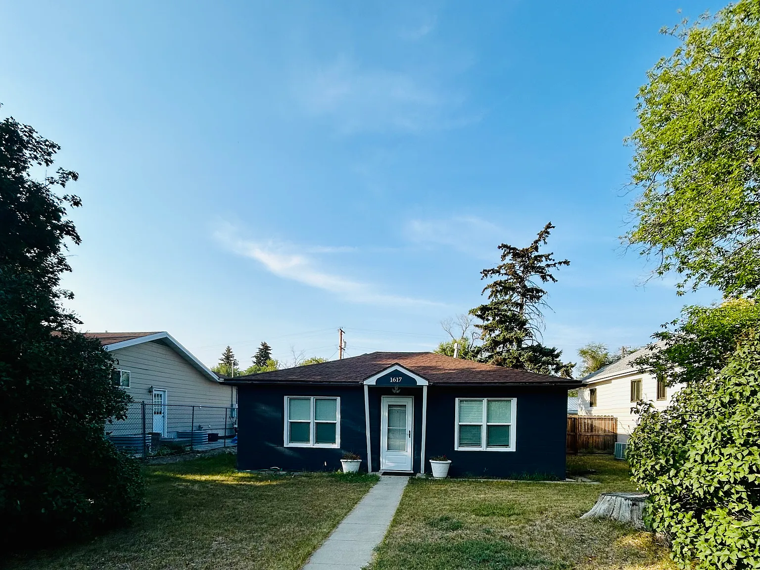 2 bed, 800 sqft, $2,000 — Photo 1