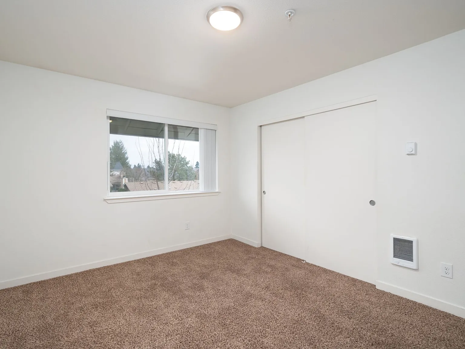 3 Bedroom 1.5 bath townhome! — Photo 2
