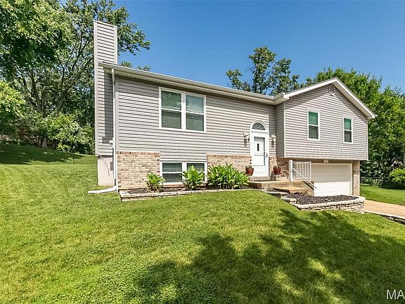 2nd image of 467 Talbert Ct