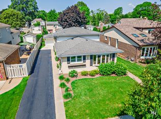 414 S Roosevelt Ave, Arlington Heights, IL 60005