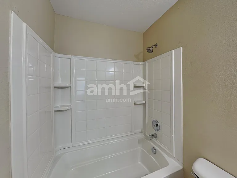 1704 Diamond Lake Trl — Photo 16