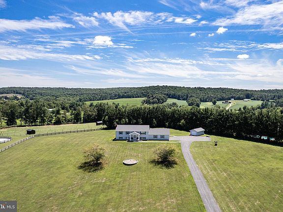 2nd image of 1915 Bachman Valley Rd