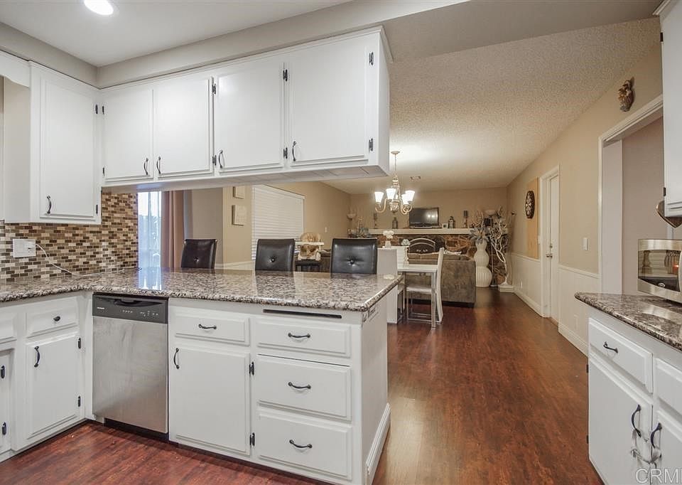 1st image of 224 N Palm Ave