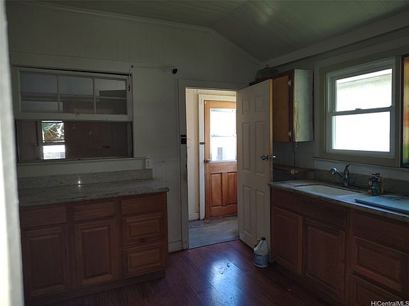 3rd image of 2627 Namauu Dr