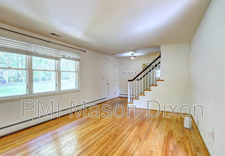 9710 Gwynn Park Dr — Photo 6