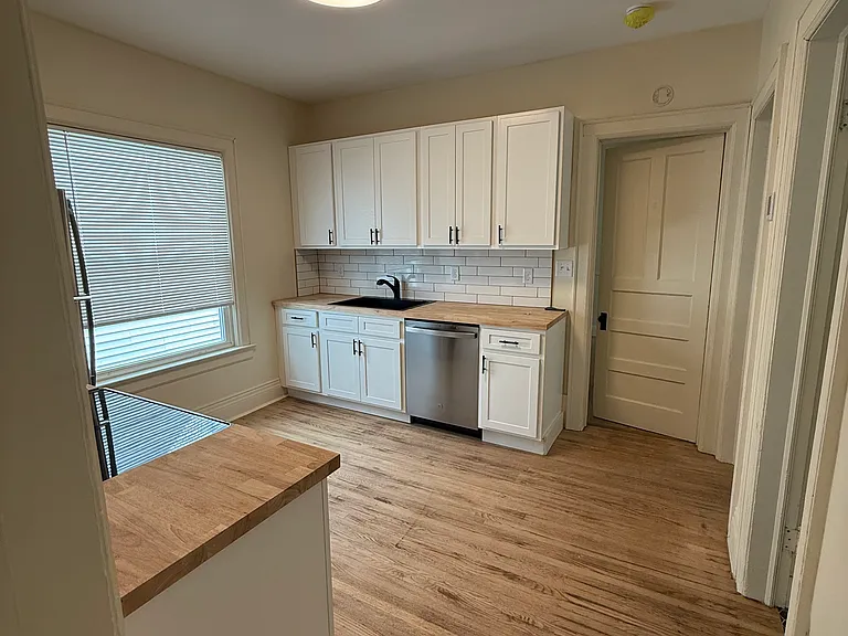 2206 Main St #2 — Photo 6