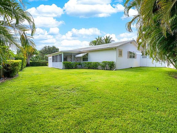 3rd image of 77 Camelia Cir