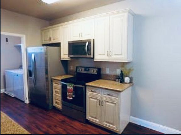 3rd image of 501 Gibson Dr APT 324