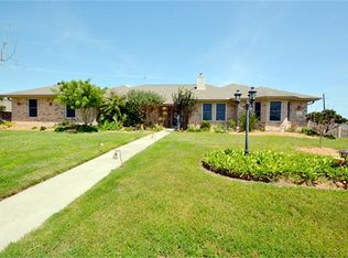 4002 Uno Dr, Galveston, TX 77554