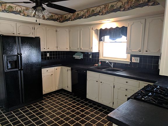 5th image of 492 E Edgewood Dr