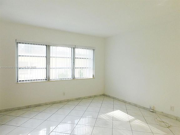 3rd image of 1735 Marseille Dr APT 1