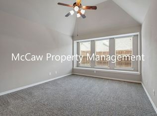 1312 Realoaks Dr, Fort Worth, TX 76131