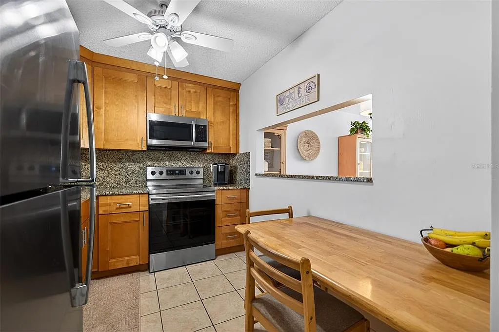 2 bed, 2.0 bath, 1045 sqft, $2,500 — Photo 3