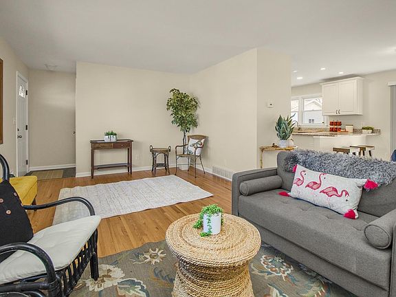 5th image of 7461 Cloman Way