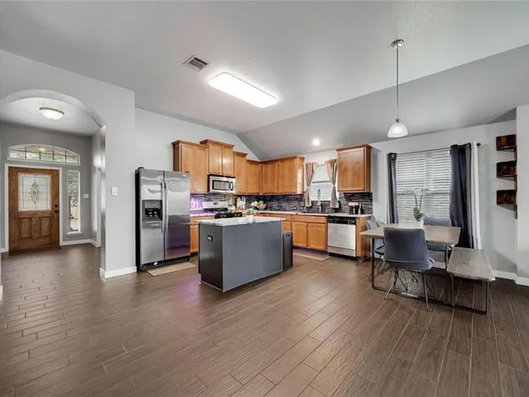 4325 Rolling Water Dr — Photo 9