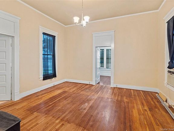 3rd image of 1029 Kirby St