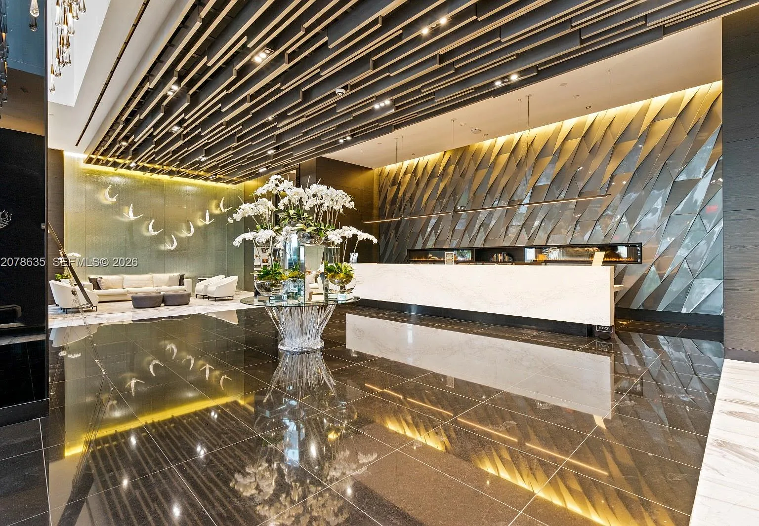 Paramount Miami Worldcent — Photo 1