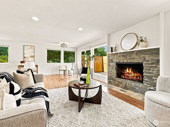 5th image of 7050 21st Avenue NE