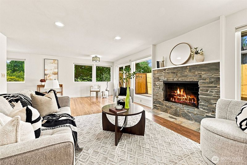 5th image of 7050 21st Avenue NE