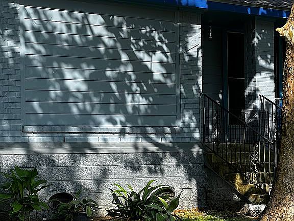 5th image of 2725 W Catawba Dr