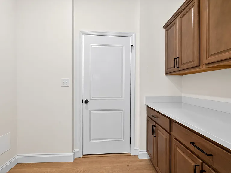 145 Sesame Loop — Photo 18