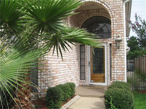 3rd image of 2520 Country Club Dr