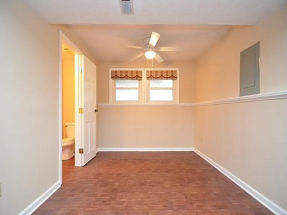 3rd image of 7696 Devonwood Dr