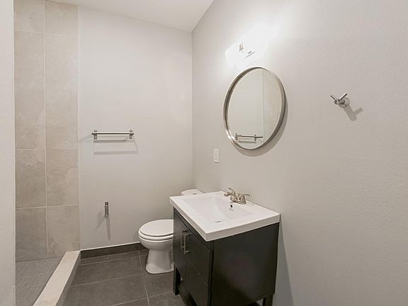 2nd image of 623 Federal Ave E APT 202