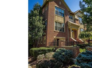 10 Astor Pl, Rocky River, OH 44116